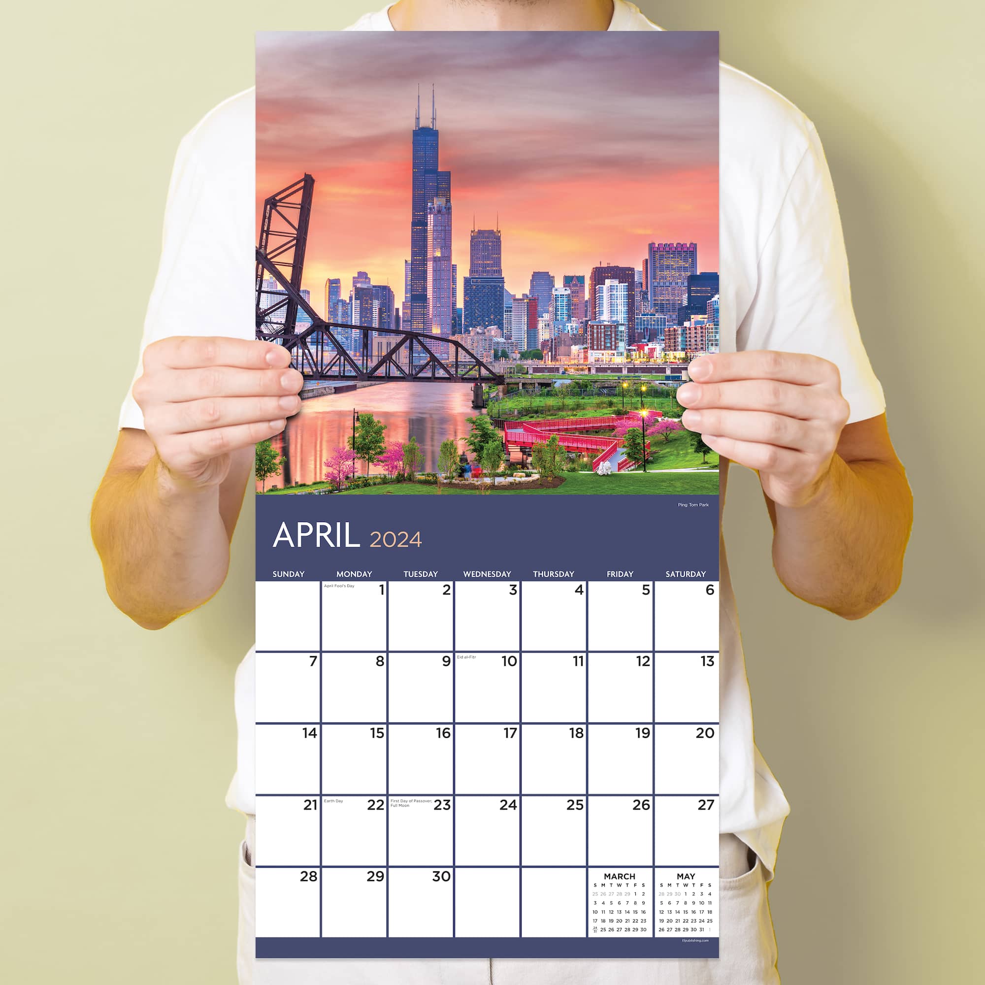 TF Publishing Chicago Wall Calendar